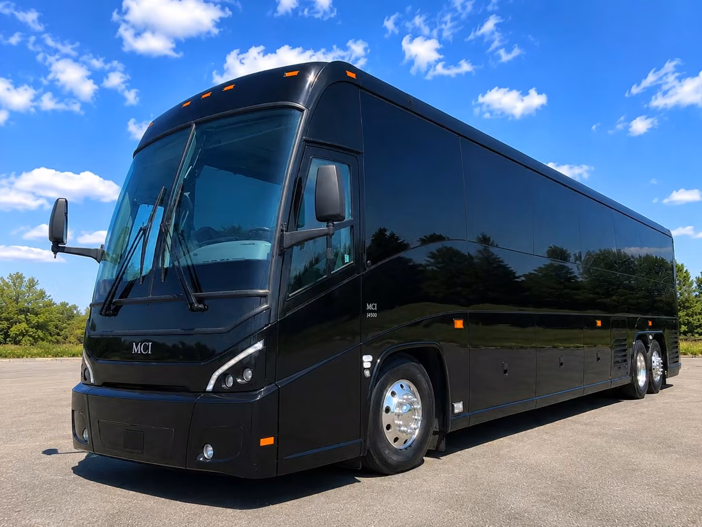 ada accessible field trip buses available for roseville schools
