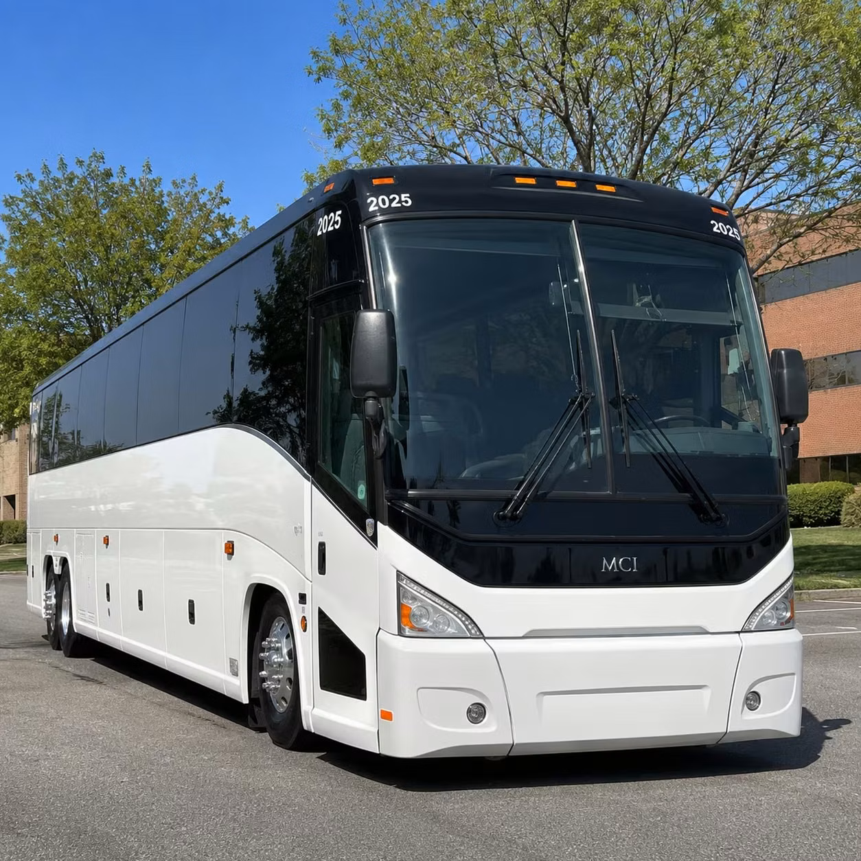 concert bus rentals to golden 1 center from roseville