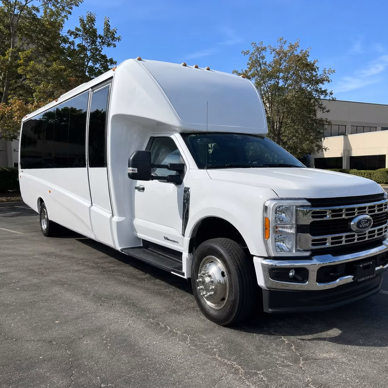 minibus rentals for smaller roseville school groups and enrichment trips